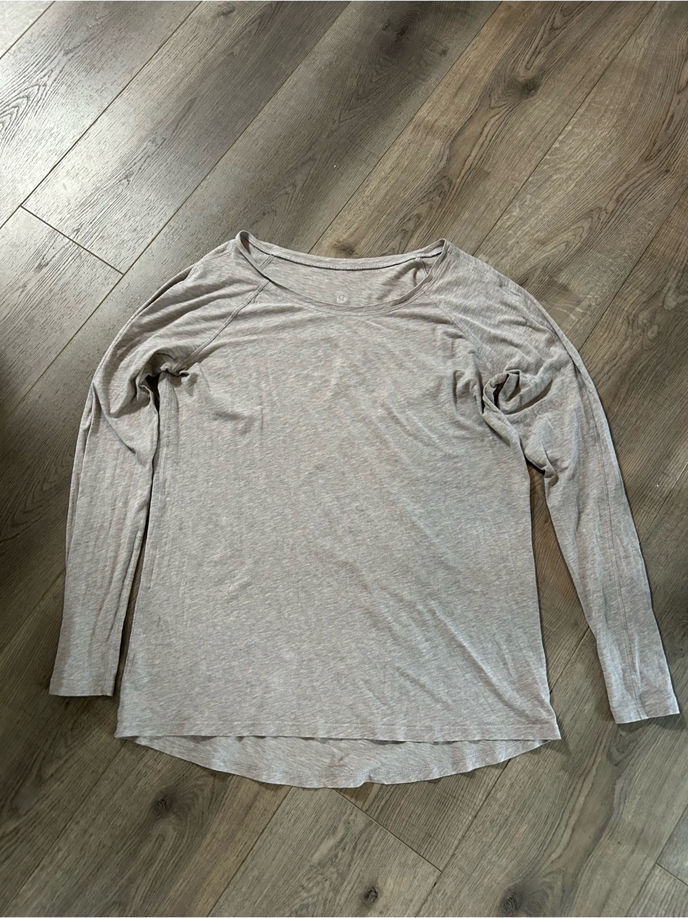 Lululemon Athletica Light Gray Long Sleeve Women's Top